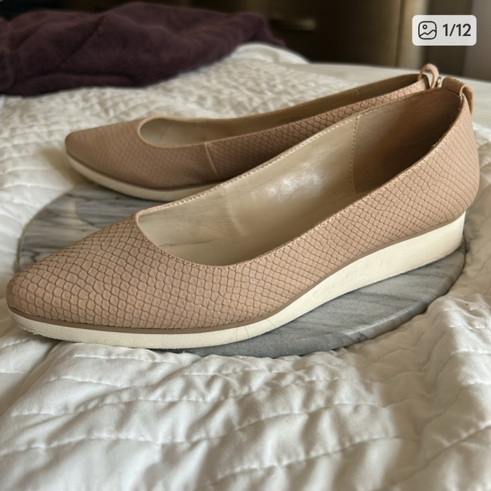 Calvin Klein Tan Flats